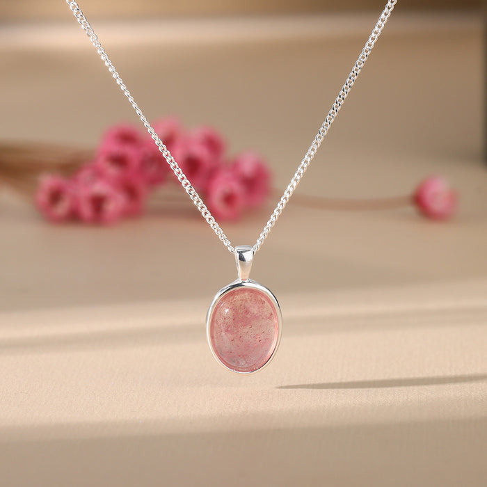 Wholesale Strawberry crystal necklace with silver throughout, gentle and natural stone bone chain, simple and versatile accessories