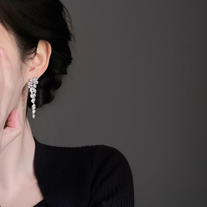 Wholesale Heavy industry zircon full diamond super sparkling long tassel earrings with light luxury temperament, fashionable and versatile earrings accessories