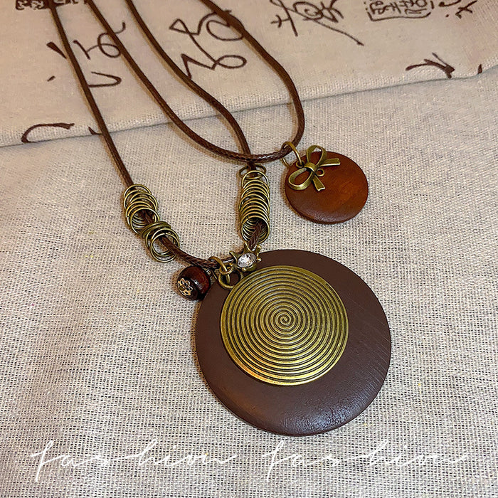 Wholesale Long feather necklace, women's layered sweater chain, neck chain accessory