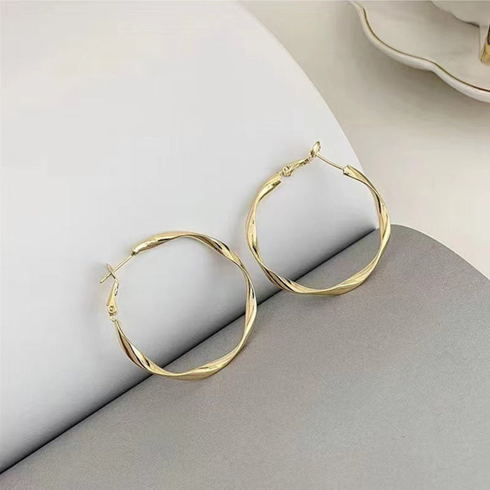 Wholesale  geometric ear clip large circle earrings without ear hole ear clip female temperament  earrings