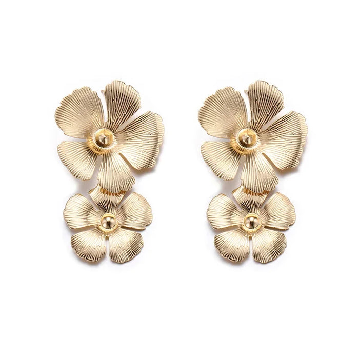 Wholesale Exaggerated jewelry, fashionable alloy, pearl earrings, personalized flower earrings, niche earrings