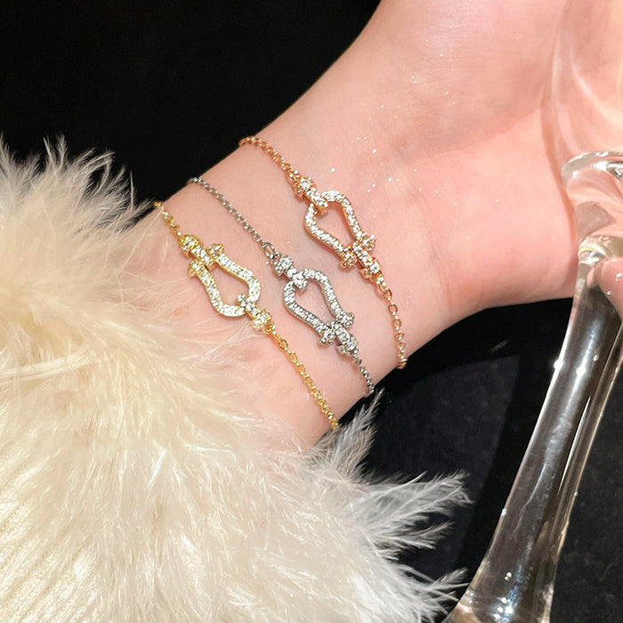 Wholesale Horseshoe buckle zircon bracelet for women, fashionable and high-end commuting wristband, niche, light luxury style, temperament, handmade accessories