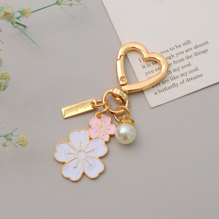 Wholesale Flower Pearl Pendant Keychain Girl Beaded Mobile Phone Chain Headset Bag Pendant
