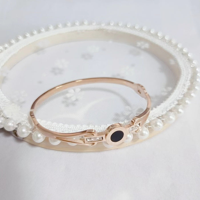 Wholesale Titanium steel color-preserving bracelet with diamond setting