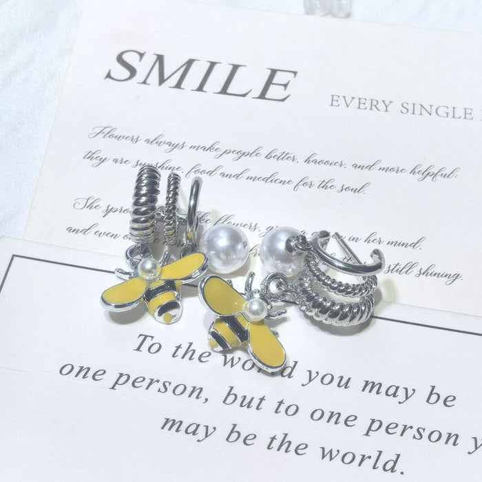 Wholesale Earrings in C-shape, new silver needle earrings, high-end feel, light luxury style