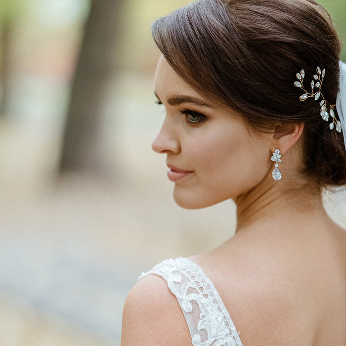 Wholesale Exquisite and Creative Water Droplet Petal Earrings with Women's Micro inlaid Zircon, Fashionable and Versatile Bridal Earrings