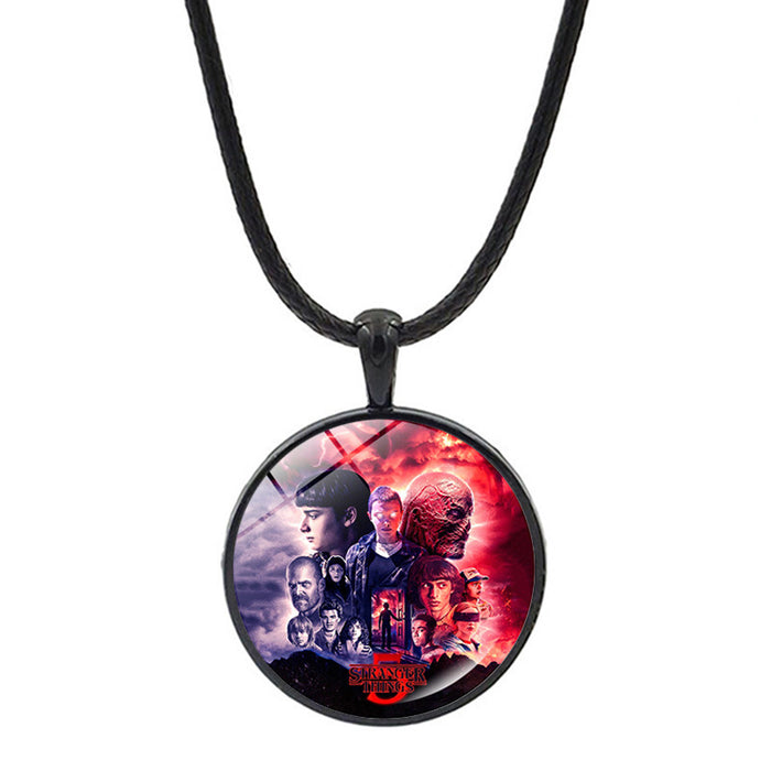 Wholesale Film themed fashionable round iron alloy pendant necklace