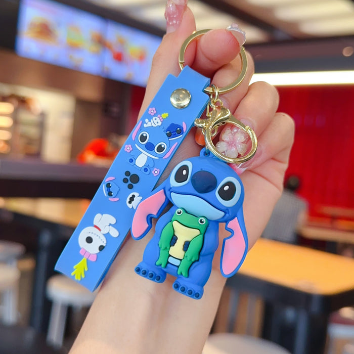 Wholesale Cartoon anime alien keychain chain doll bag pendant buckle cross-border keychain
