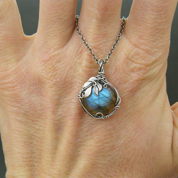Wholesale Retro Personalized Leaf-Wrapped Imitation Moonstone Pendant Inlaid Edged Necklace