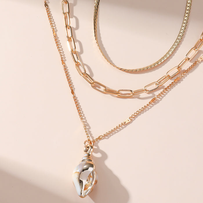 Wholesale Trendy natural conch pendant necklace, personalized and fashionable, versatile collarbone chain necklace wholesale