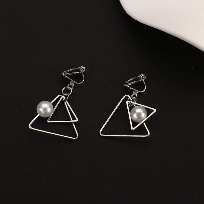 Wholesale Fashionable double triangle pearl earrings with multi-layer geometric ear clips