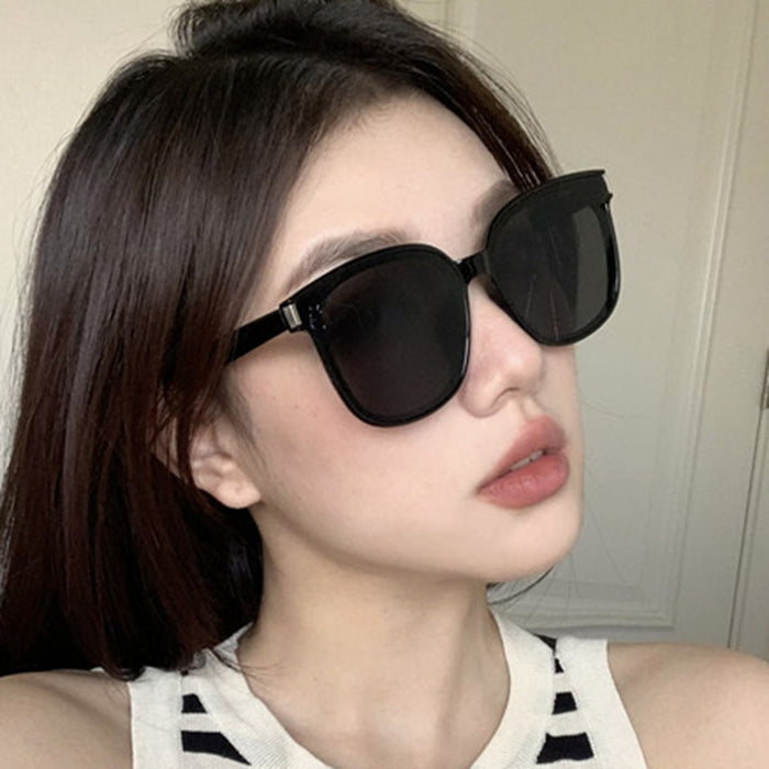 Wholesale Sunglasses with retro large frame and high-end feel, UV resistant sunglasses
