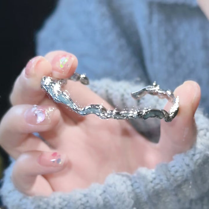 Wholesale Irregular bracelet, light luxury, niche, exquisite feeling bracelet