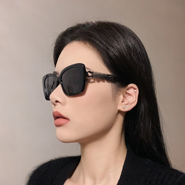 Wholesale Fashion sunglasses, UV resistant, diamond studded sunglasses, irregular letter sunglasses