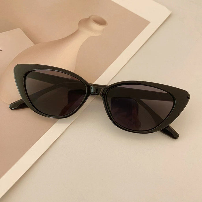 Wholesale Style Spice Girl Style Face Small Sunglassese Cat's Eye Sunglasses Fashion Street Photograph