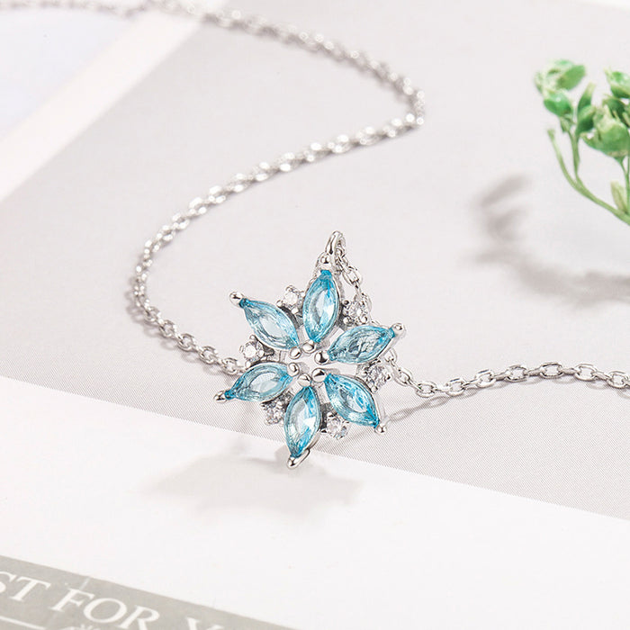 Wholesale Snowflake necklace with niche design, collarbone chain, student's simple and versatile temperament, forest style