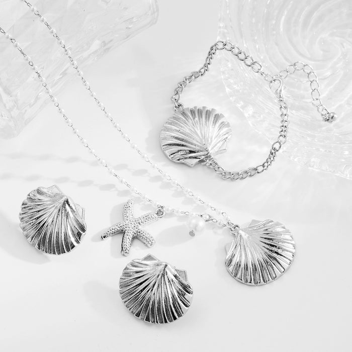 Wholesale New pearl necklace, light luxury collarbone chain