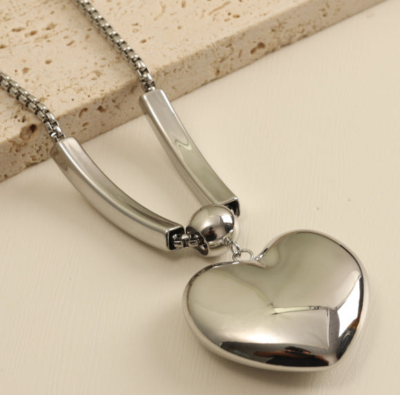 Wholesale Exaggerated Design Geometric Large Heart Necklace Hollow Pendant Personalized