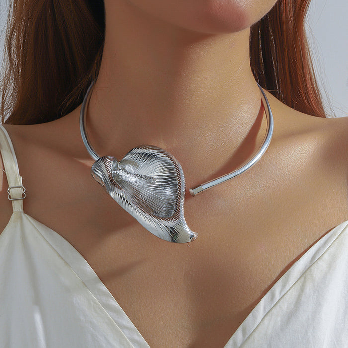 Wholesale Gold Flower Calla Lily Collar Necklace Zinc Alloy Fashion Accessory