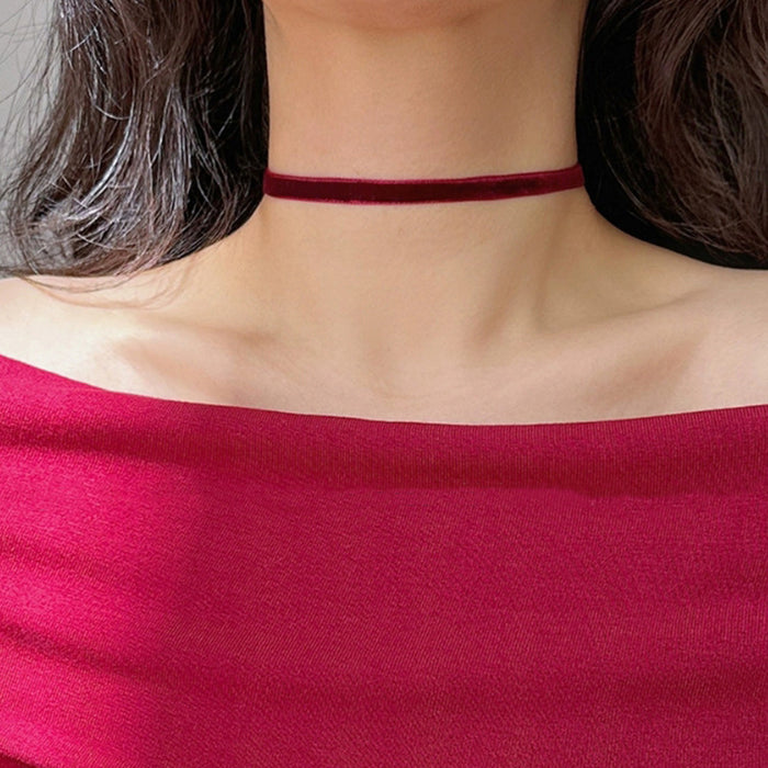 Wholesale Velvet collar retro simple velvet necklace women's accessories collarbone chain fashion necklace