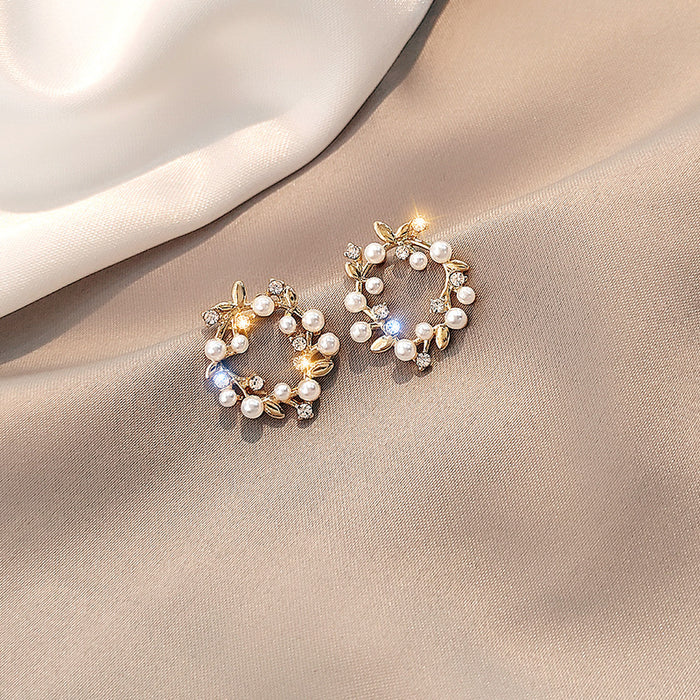 Wholesale Vintage pearl garland earrings without ear holes, elegant earrings, studs