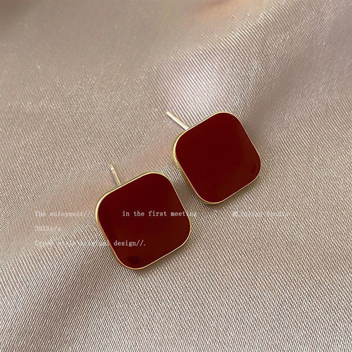 Wholesale Silver needle wine red light luxury retro female temperament pearl earrings high-end earrings