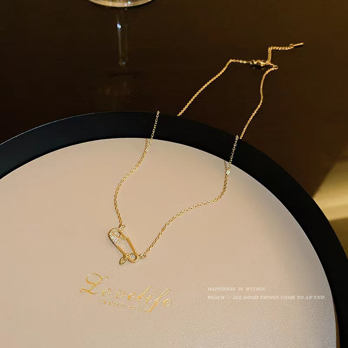 Wholesale Necklace Light Luxury Zircon Pin Titanium Steel Necklace