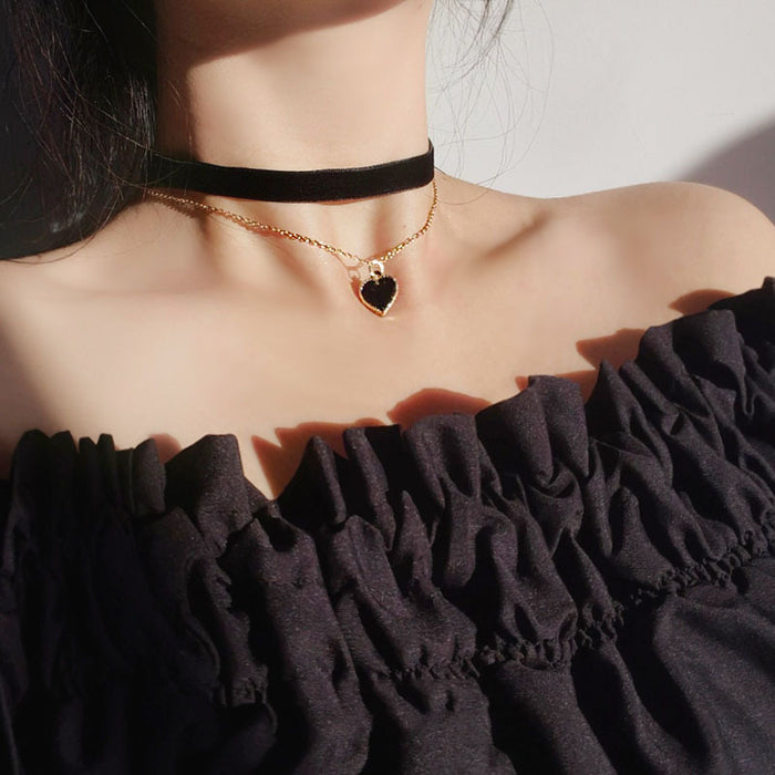 Wholesale Black velvet heart collar with collarbone chain, high-end necklace, necklace, Harajuku neck accessory