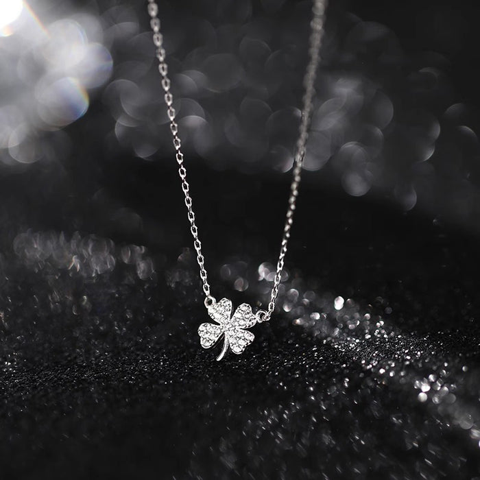 Wholesale Diamond inlaid lucky clover necklace, niche, light luxury, design, temperament, collarbone chain