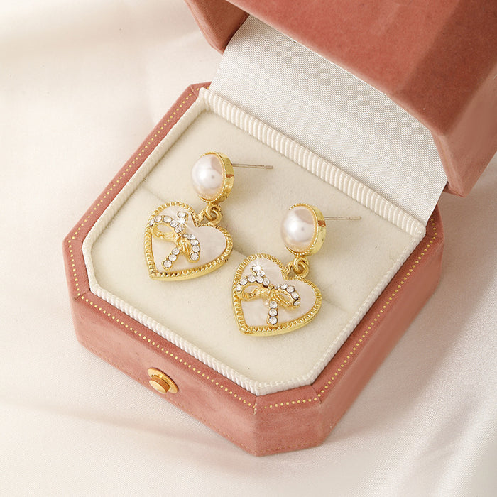Wholesale Pearl earrings with versatile temperament, heart-shaped earrings, light luxury, high-end earring jewelry