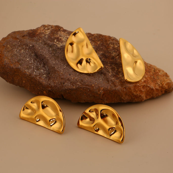 Wholesale New minimalist stainless steel hammer pattern earrings with semi-circular design and irregular high-end earrings