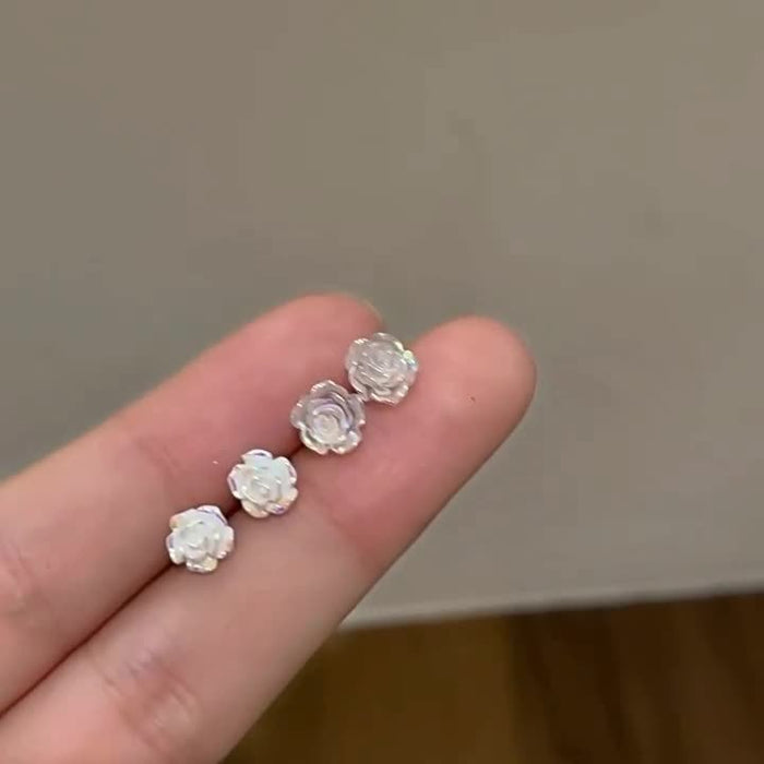 Wholesale Ear studs, gentle and sweet earrings, simple and versatile ear accessories