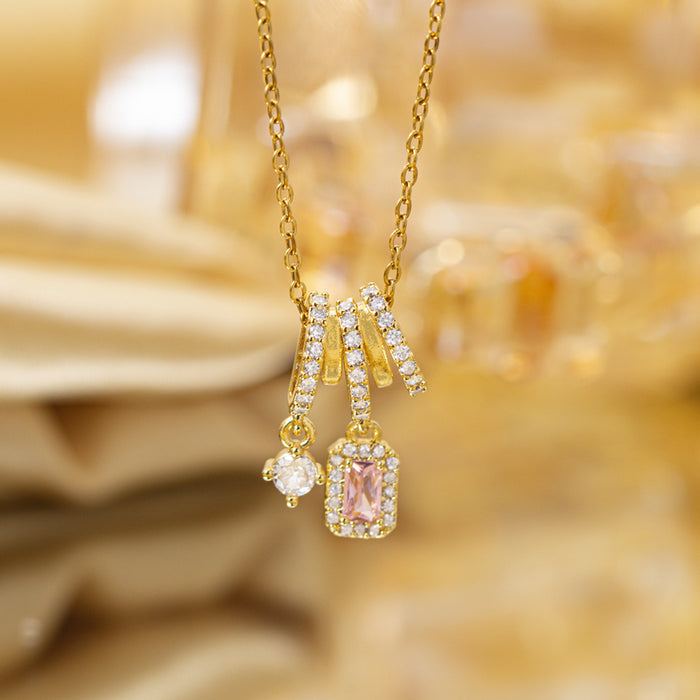 Wholesale Four-Leaf Clover Necklace Women' s Micro-Inlaid Gold Electroplated Pendant