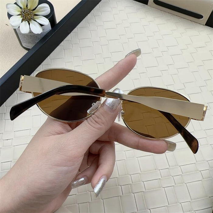 Wholesale Sunglasses with a high-end feel, fashionable retro style, European and American trendy glasses, UV resistant