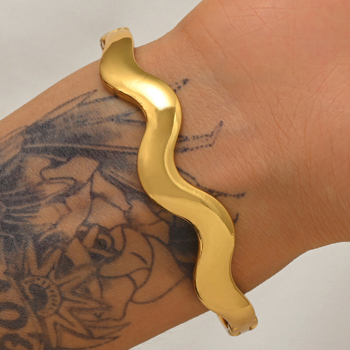 Wholesale Titanium Steel Gold Tone Open Bangle Bracelet Minimalist Stackable Design Trendy Fashion Accessory For Gift Everyday Wear