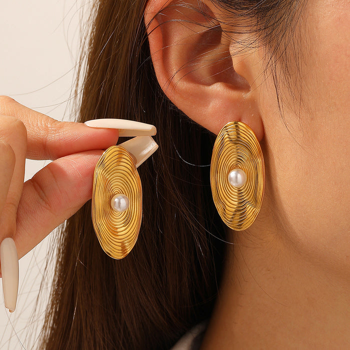 Wholesale Geometric earrings  exaggerated heart-shaped stud earrings   titanium steel   light luxury style  high-end earrings