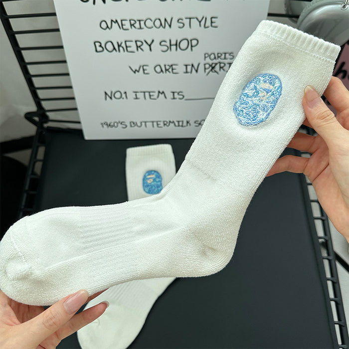 Wholesale Medium length towel bottom socks, high top sports long tube, embroidered white