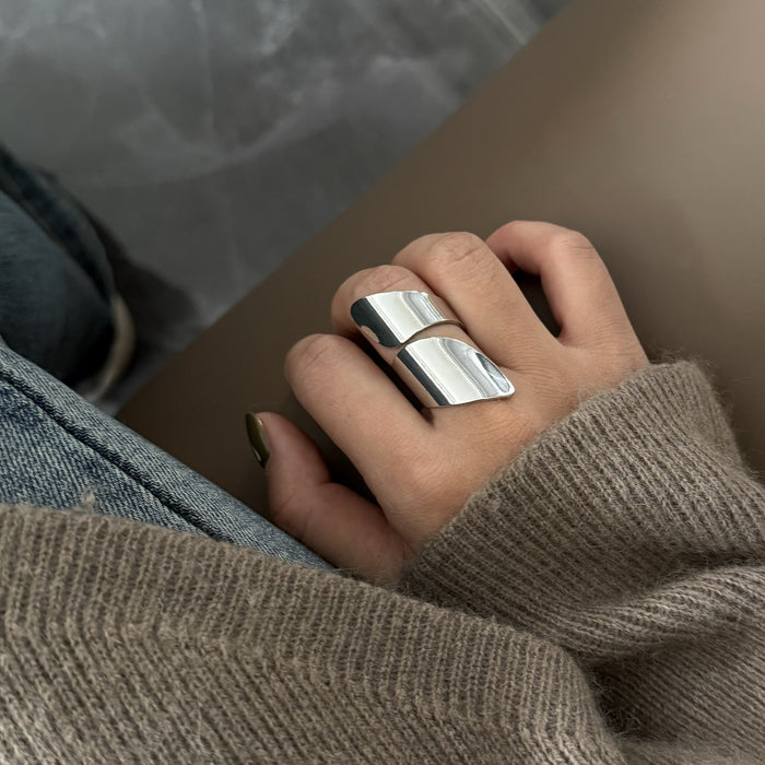 Wholesale Silver brushed frosted open index finger ring with a cool design and exaggerated personality, irregular ring
