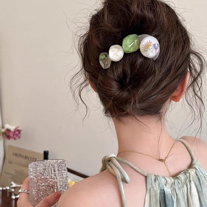 Wholesale Elegant and minimalist twist clip with a high-end feel, with a back of the head temperament and a hair clip headband