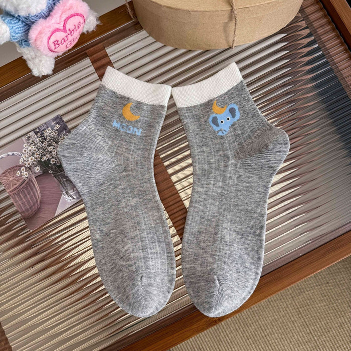 Wholesale Cartoon cute sports thin breathable tube socks boneless socks