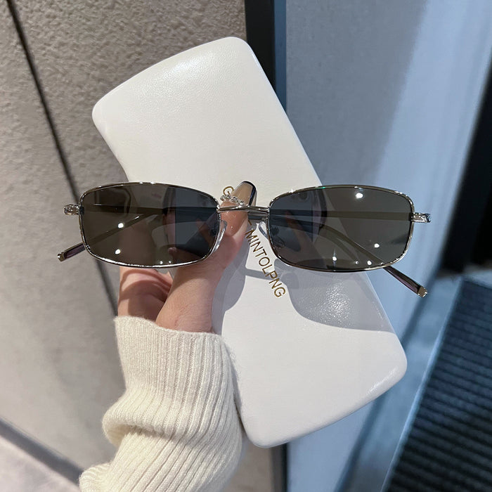 Wholesale Retro sunglasses, trendy polarized sunglasses, driving personality, small frame square glasses