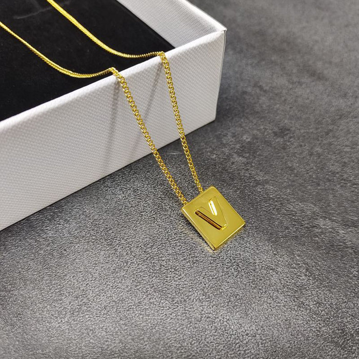 Wholesale Letter necklace gold plated clavicle chain