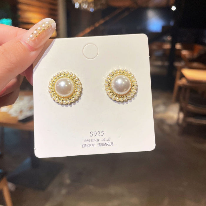 Wholesale Fashionable round pearl earrings, niche, high-end, elegant temperament, pearl earrings