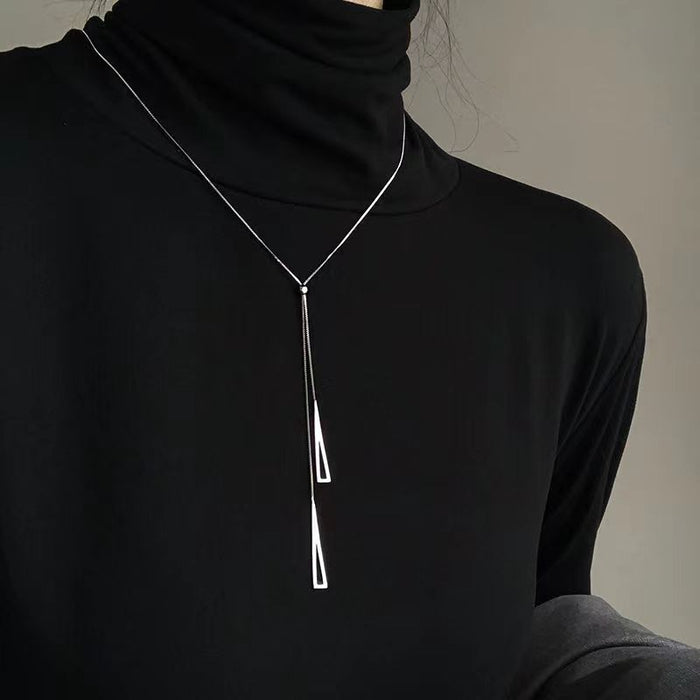 Wholesale Sweater chain, trendy necklace, light luxury, niche, high-end, long style, paired with base shirt accessories
