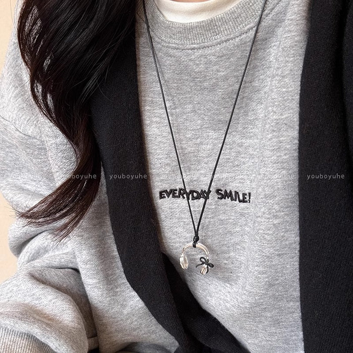 Wholesale Bow Headphone Pendant Necklace Women's Long Neck Chain