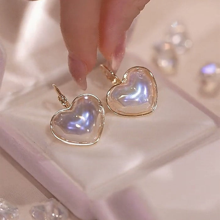 Wholesale Sparkling colored pearl earrings with heart-shaped earrings
