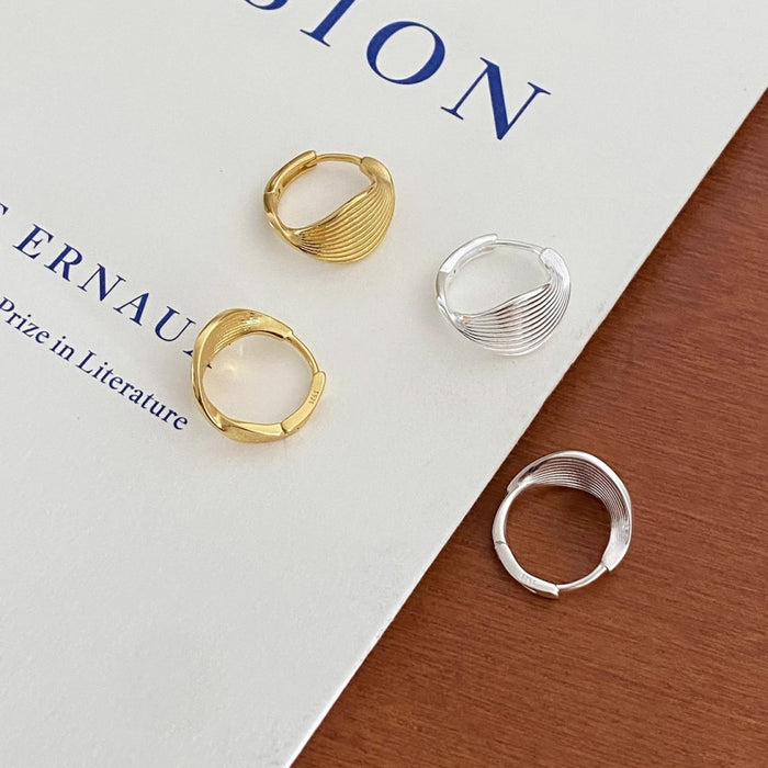 Wholesale Pure silver earrings with simple and elegant style, niche and high-end earrings