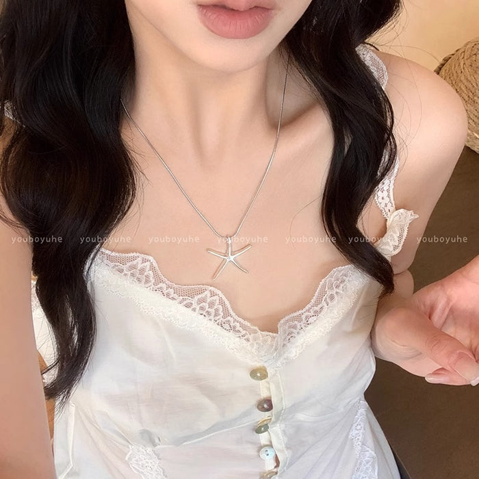 Wholesale Extremely simple style starfish necklace with niche design, personalized collarbone chain, fashionable and versatile vacation style accessories