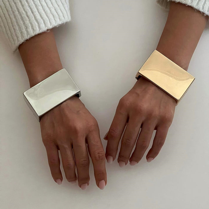 Wholesale Personalized irregular antique gold bracelet, niche wide face open mouth bracelet, handmade accessory