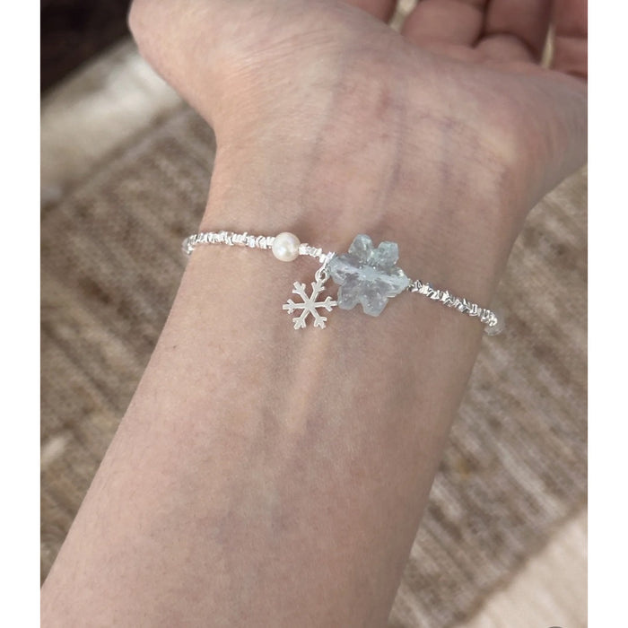 Wholesale Fragmented silver, snowflakes, pearls, exquisite personality, unique charm bracelet